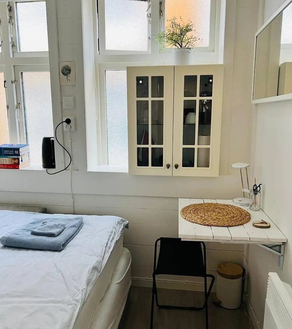 Cosy Bedroom By The City Centre Bergen Homestay
